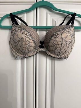 Gently Used Victoria’s Secret Size 34D Cage Style bra